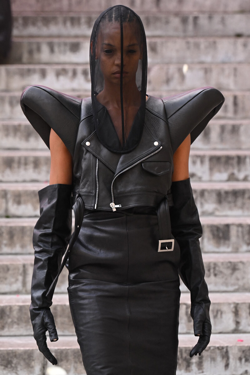 Rick Owens Paris Fashion Week Womenswear SpringSummer 2024 (9).jpg